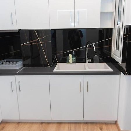 Renovated Spacious Flat 7Min To Subway Station- Atenas Exterior foto