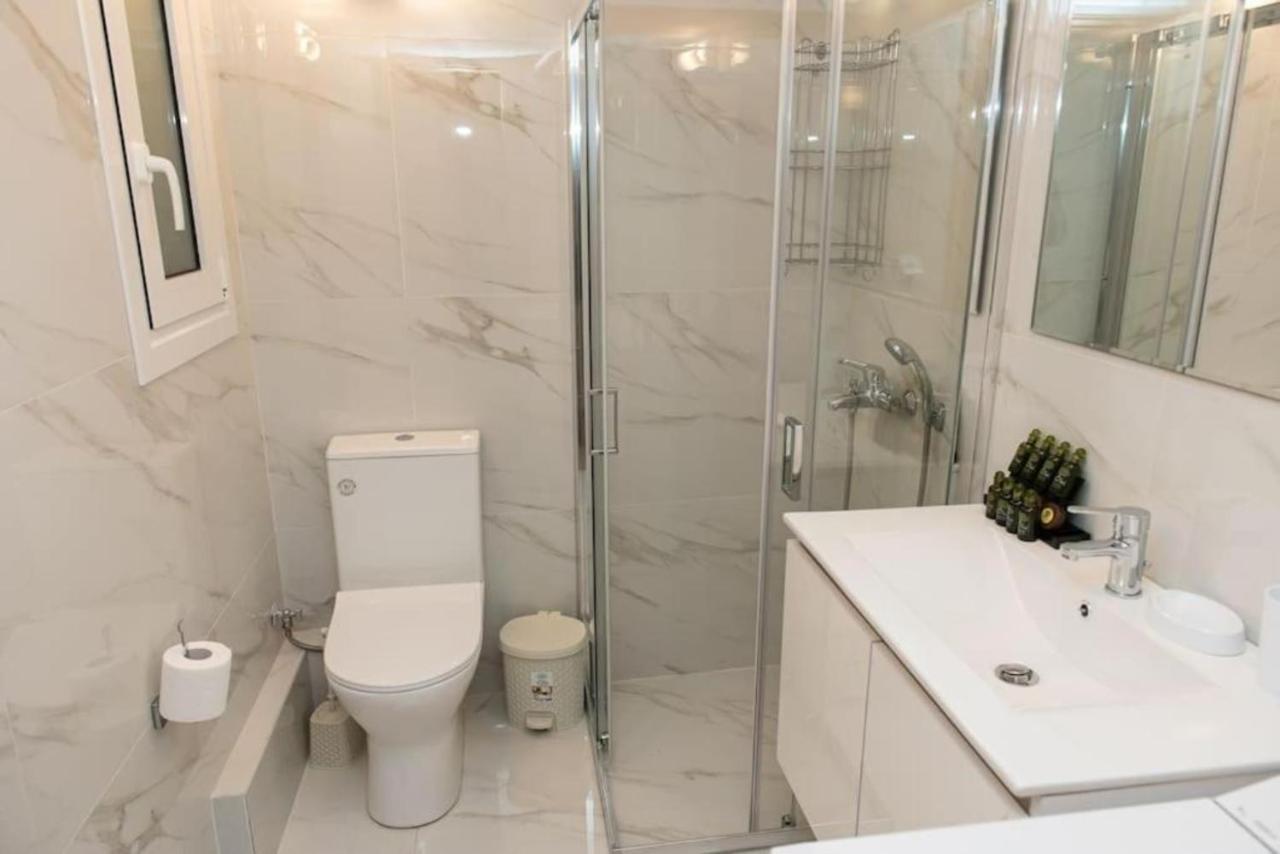 Renovated Spacious Flat 7Min To Subway Station- Atenas Exterior foto